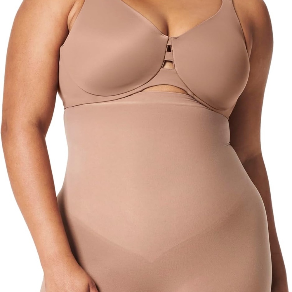 NWOT 2 XL SPANX Seamless Power High-Waisted Shorty